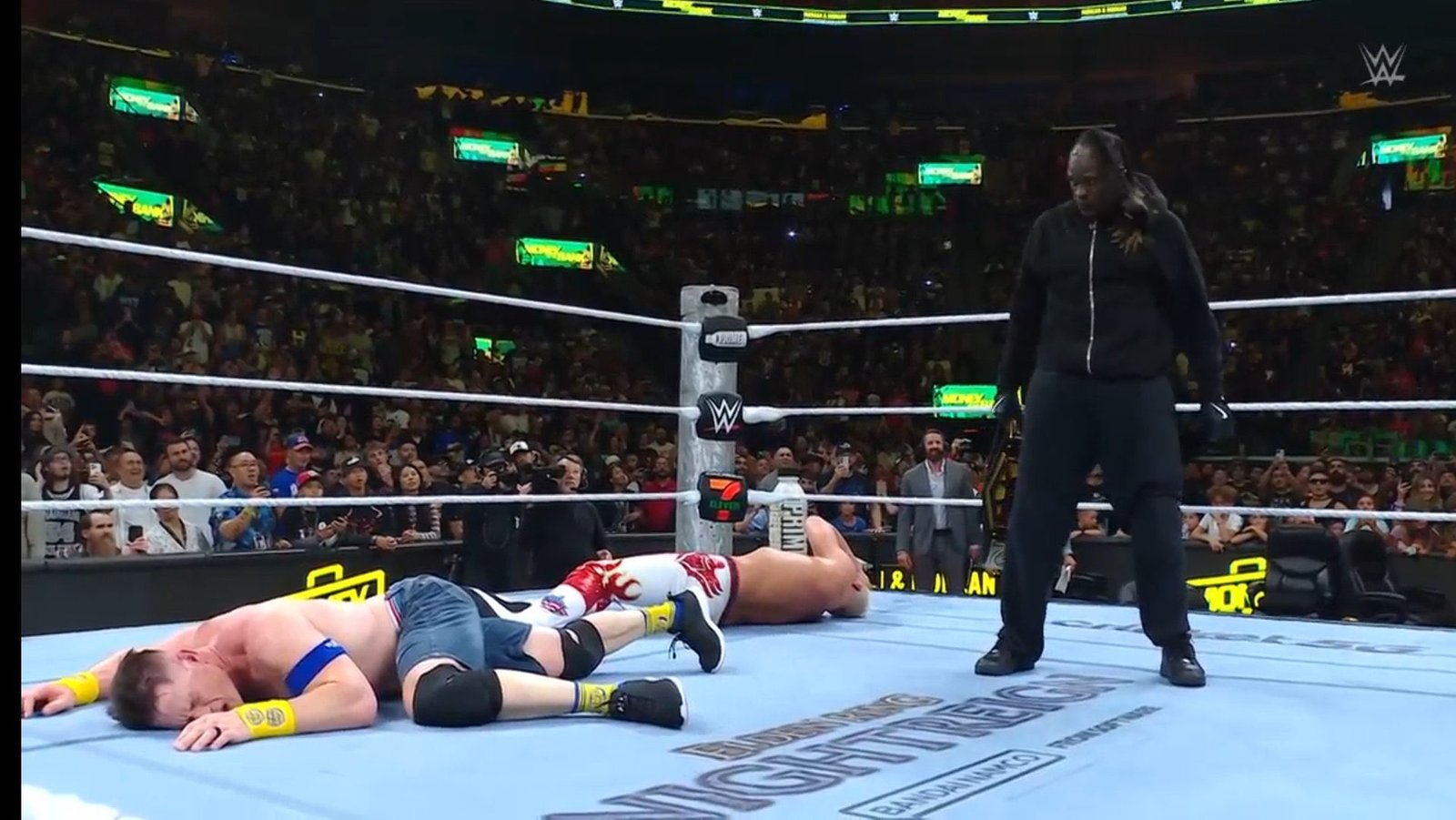 Read more about the article WWE Money In The Bank 2025 Results: R-Truth Makes Shocking Return, Naomi and Seth Rollins Become Mr. & Ms. MITB, Becky Lynch Steals Women’s IC Title, and More